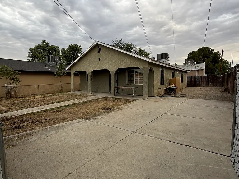 615 Irene St — Photo 13