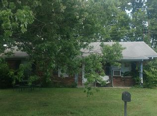 220 Lynn Dr, Lawrenceburg, KY 40342