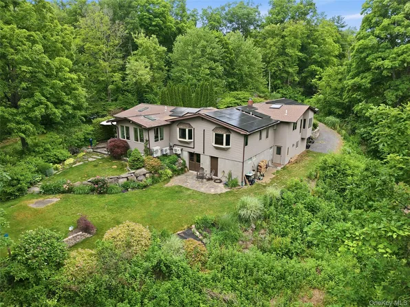 39 Loughran Lane, Highland, NY 12528