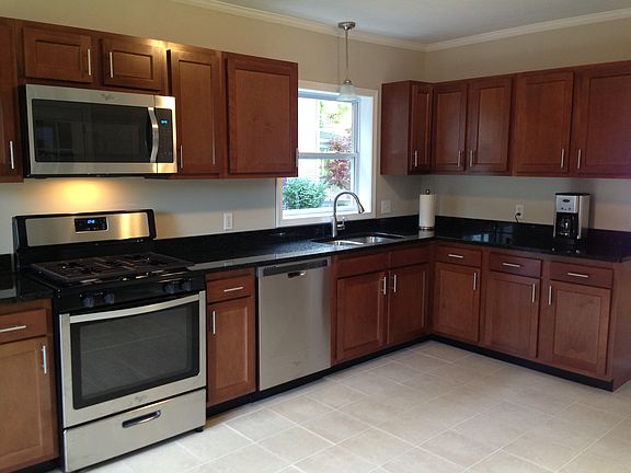 3rd image of 214 Pierce Ave