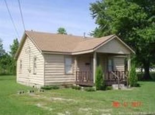 110 N 1st St, Austin, IN