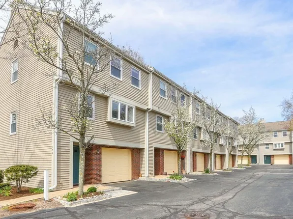 174 Adams St APT 1, Newton, MA 02458