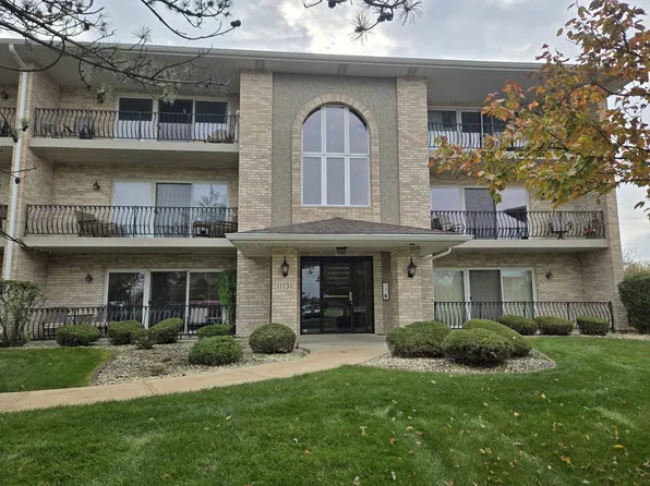 11131 Wisconsin Ct APT 2D, Orland Park, IL 60467
