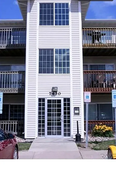 7430 S Louise Ave #301 — Photo 25