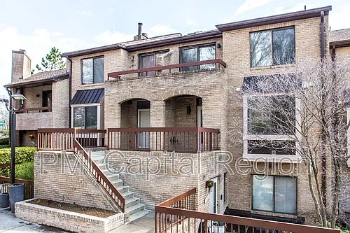 5213 King Charles Way #2-14 Photo 1