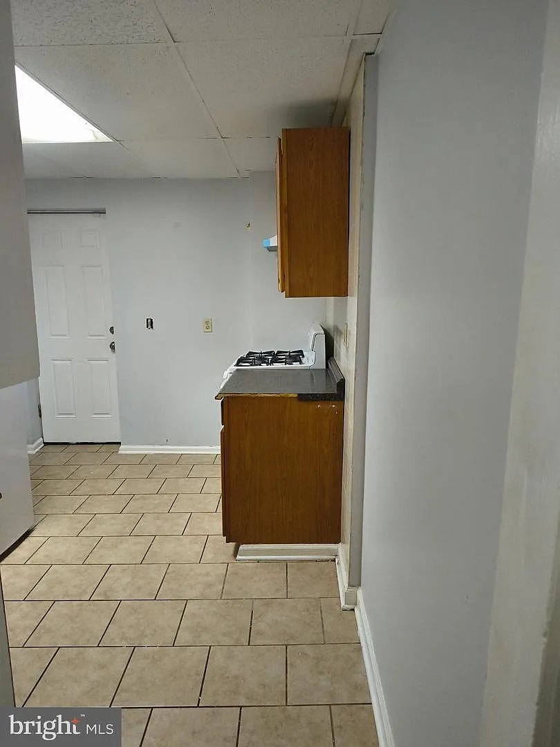 3 bed, 976 sqft, $2,200 — Photo 1