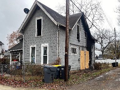3rd image of 521 Chase St