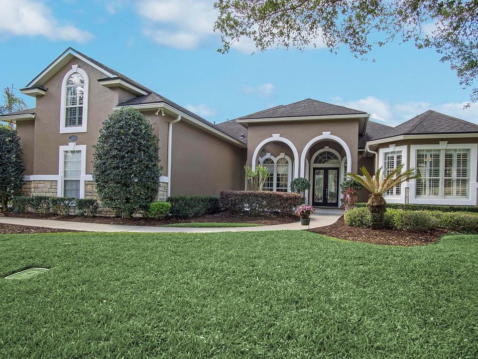 1st image of 2029 E Clovelly Ln