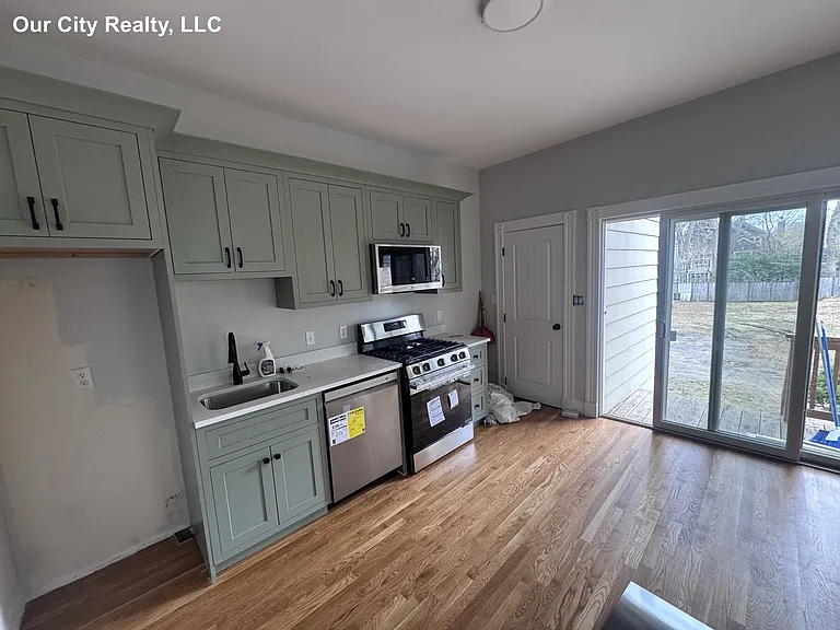 91 Cushing St #1 — Photo 1