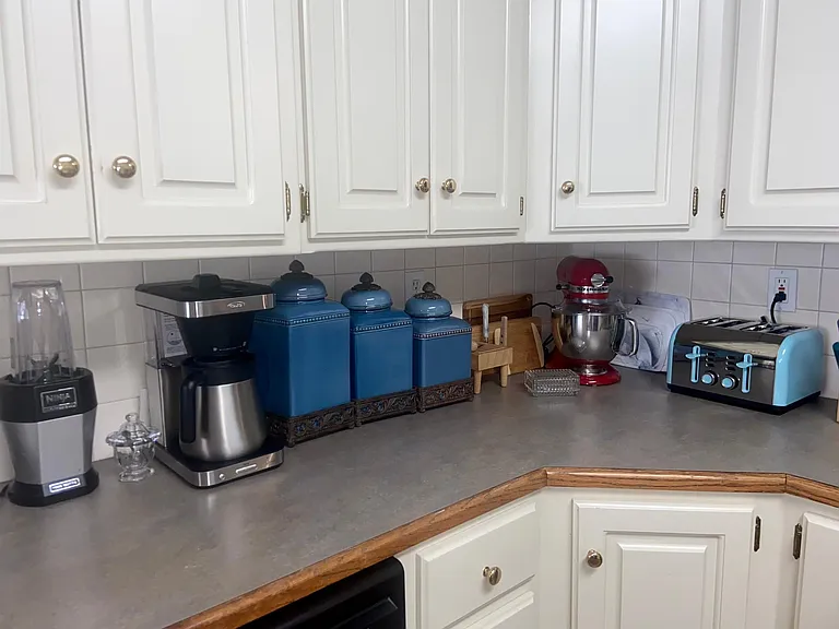 1918 Cherrybend Dr — Photo 9
