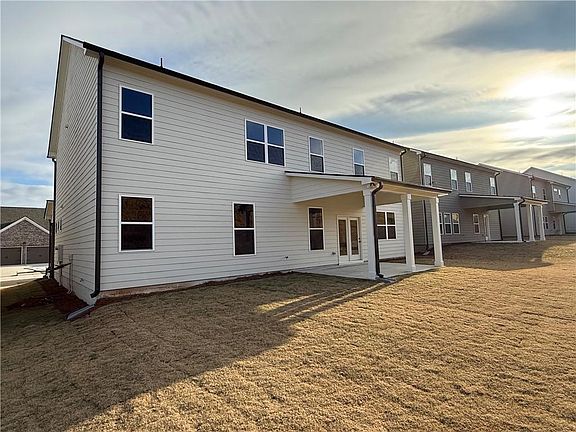 3rd image of 5252 Baymont Dr