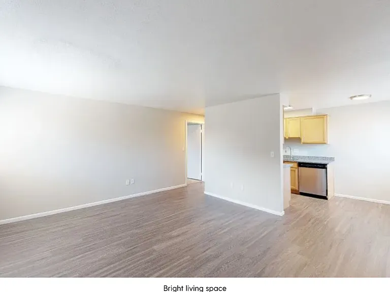 Bellaire Apartment Homes — Photo 13