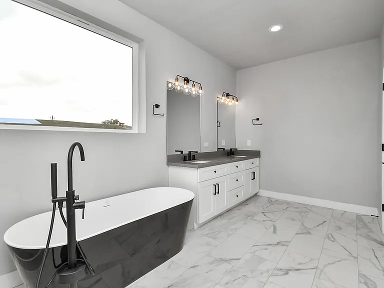 6817 Peerless St — Photo 14