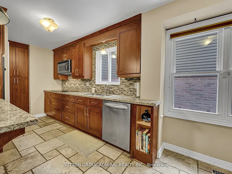 52 Garden Ave — Photo 12