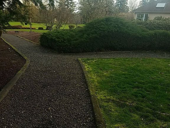 3rd image of 3317 NE Royal Oaks Dr