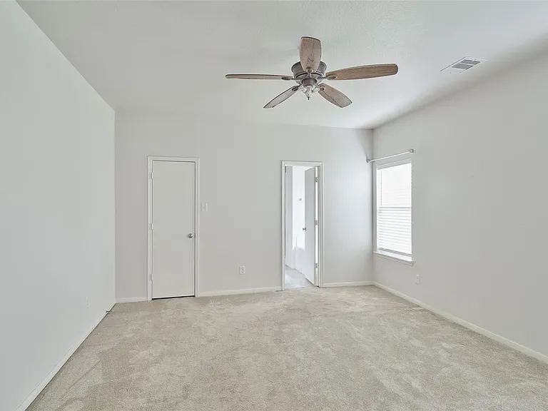 21718 Grassy Hill Ln — Photo 15