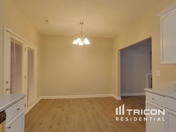 4th image of 112 Crestwood Dr