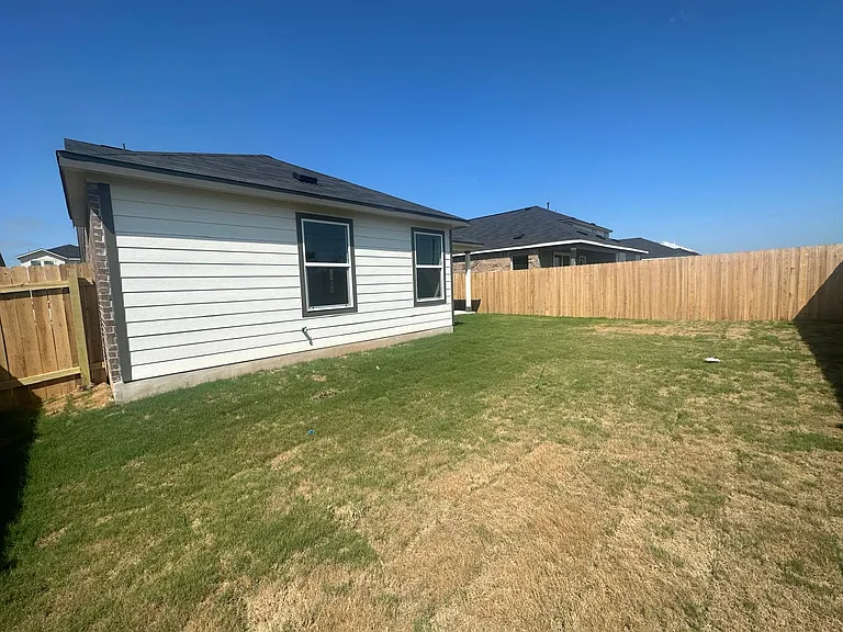 453 Alamito Ave — Photo 32