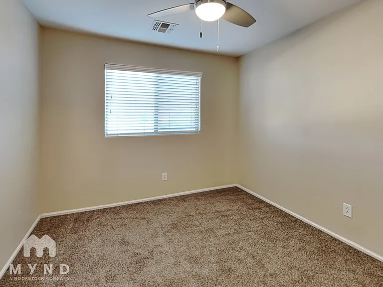 38587 N Jonathan St — Photo 17