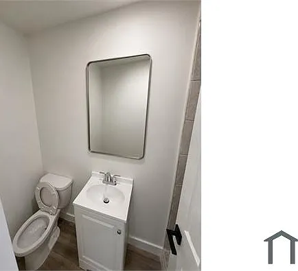1913 7th St #10 — Photo 3
