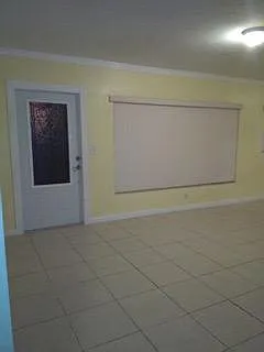 581 W 39th St