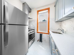 3228 45th St APT 2R, Astoria, NY 11103