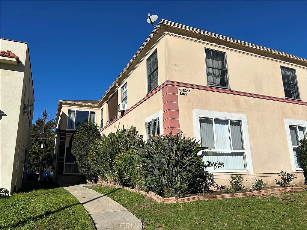 1 bed, 982 sqft, $2,500 — Photo 1