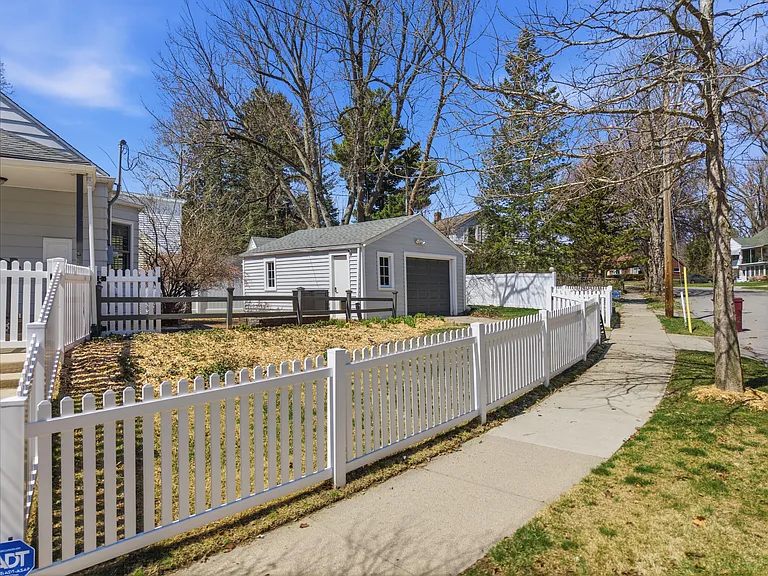 1102 Arborview Blvd — Photo 11