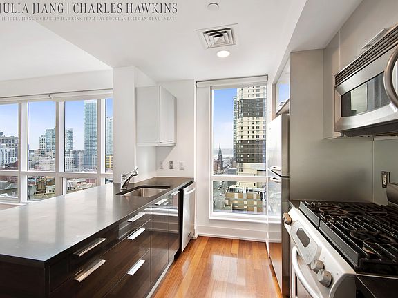4th image of 350 W 42nd St APT 12L