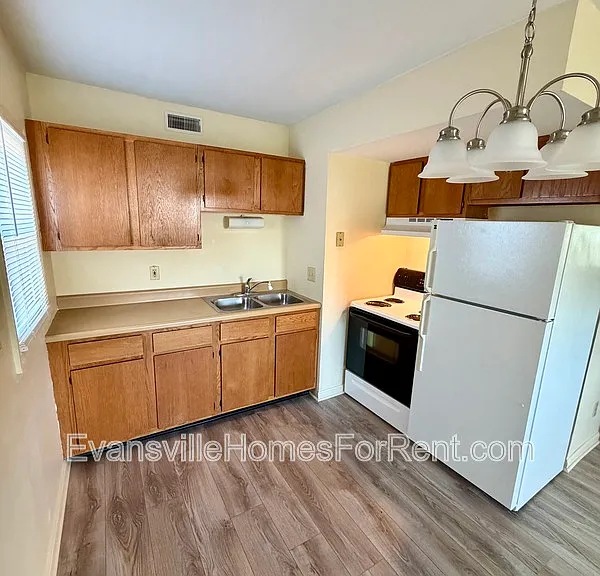 400-A S Bosse Ave #1 — Photo 6