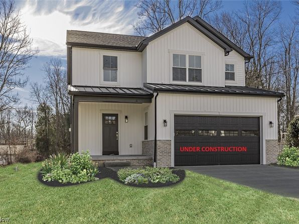 1204 Commonwealth Rd, Mayfield Heights, OH 44124