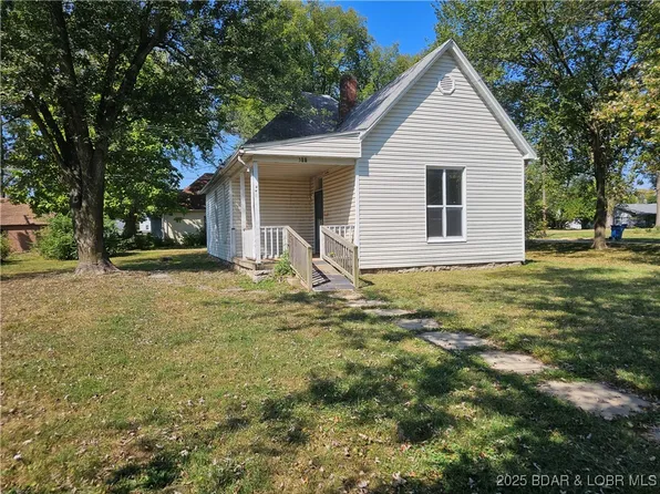301 S Spruce St, Eldon, MO 65026