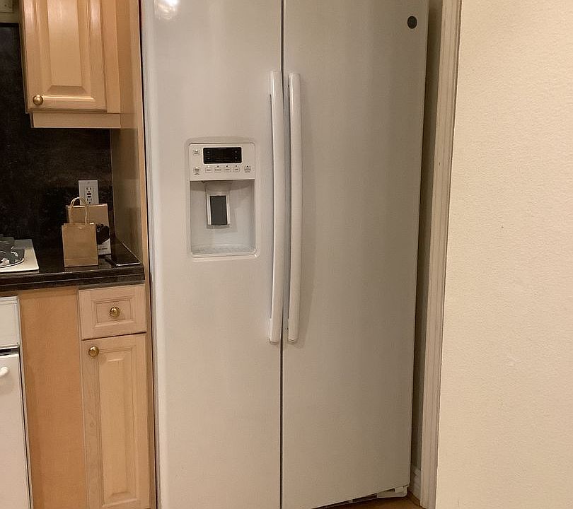 1st image of 153 N San Mateo Dr APT 104
