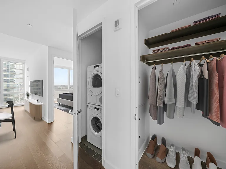 605 W 42nd St #56R — Photo 4