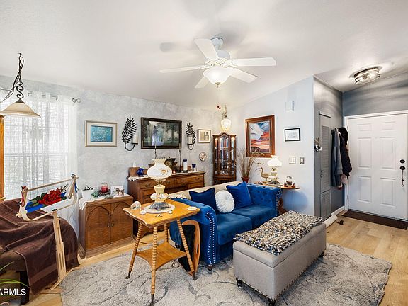 5th image of 908 N Mountain Hollow Ct