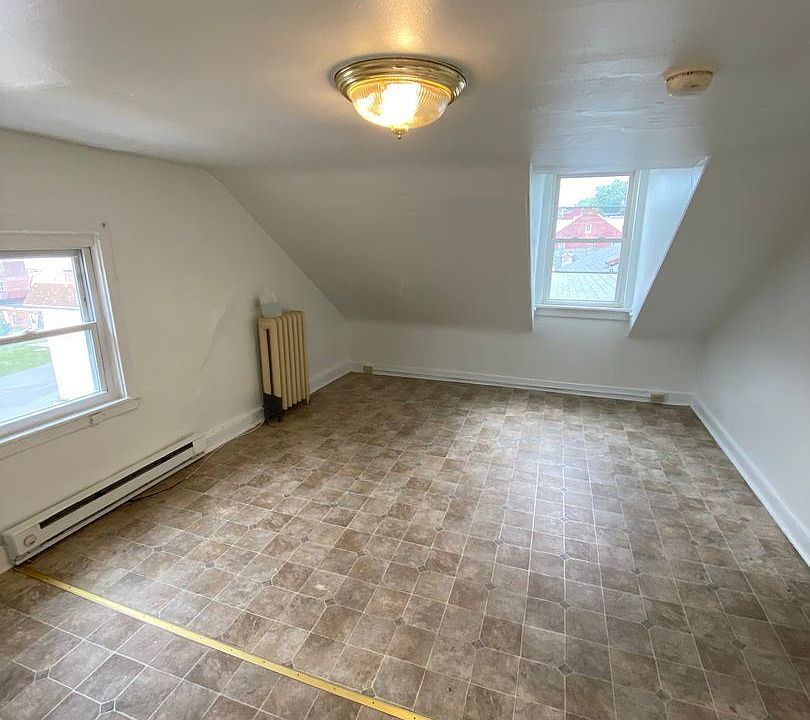 2nd image of 48 S Prince St APT 3