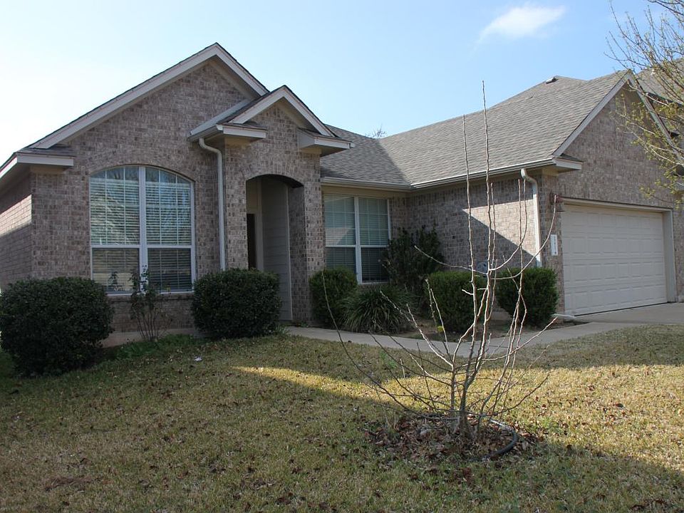 1st image of 15617 Belfin Dr