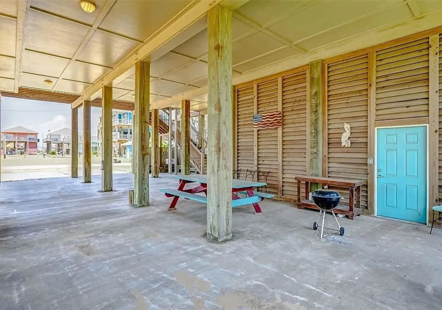 Gulf Views, Pet Friendly, Deck — Photo 3