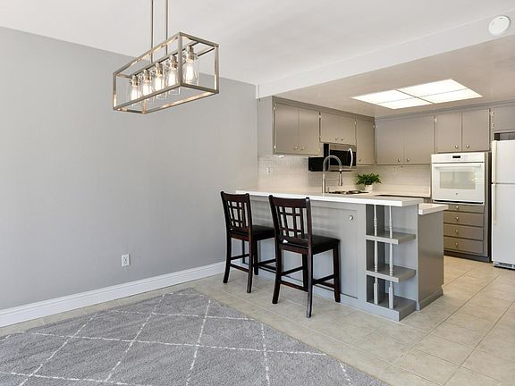 5th image of 411 - C Las Casitas Court #C