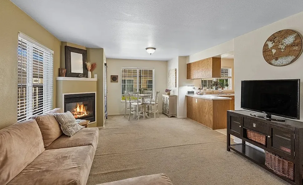 2 bed, 875 sqft, $1,700 — Photo 4