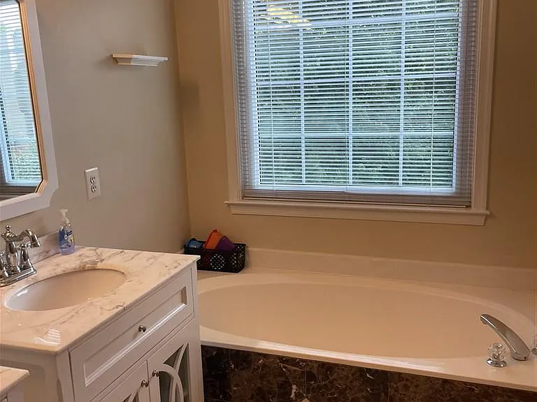 7507 Lamoyne Ct — Photo 26