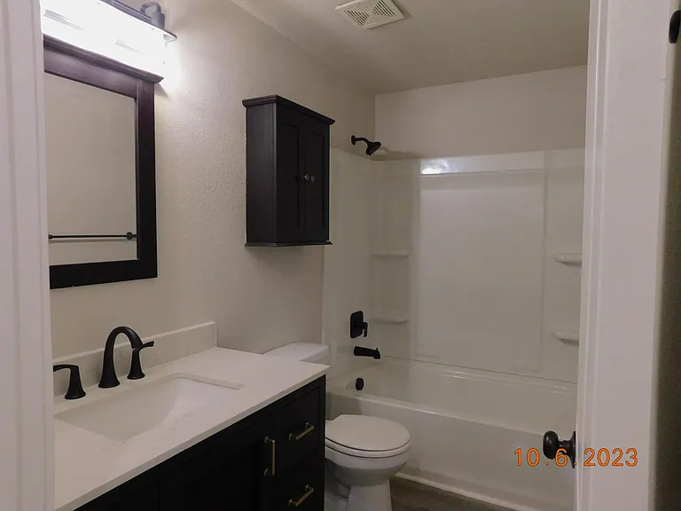 132 N Riverside Dr — Photo 10