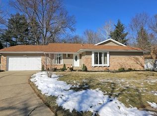 1776 Spring Branch Ct, Chesterfield, MO 63017