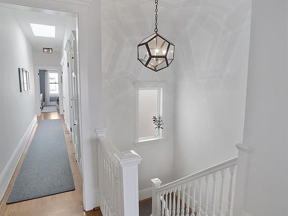 3rd image of 3053 Franklin St