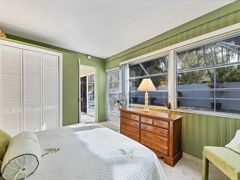 521 Beach Park Blvd — Photo 29