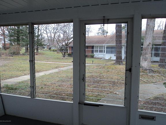 4th image of 489A Thornbury Ct #100A