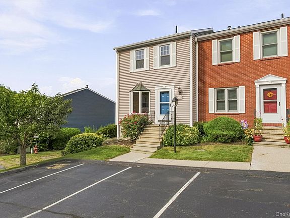 2nd image of 601 Mallard Way
