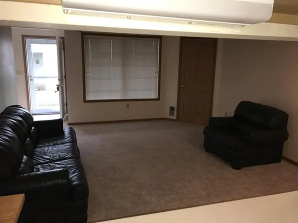 6940 S Rolling Meadows Ct Unit 101, Oak Creek, WI 53154