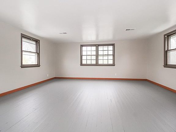 5th image of 14 Franklin Ave