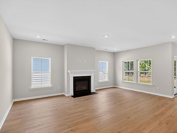 4th image of 160 Baldric Ct